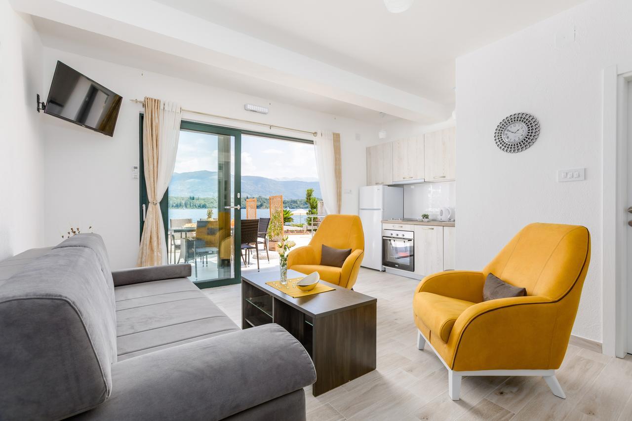 Apartmani Mia Tivat Dış mekan fotoğraf