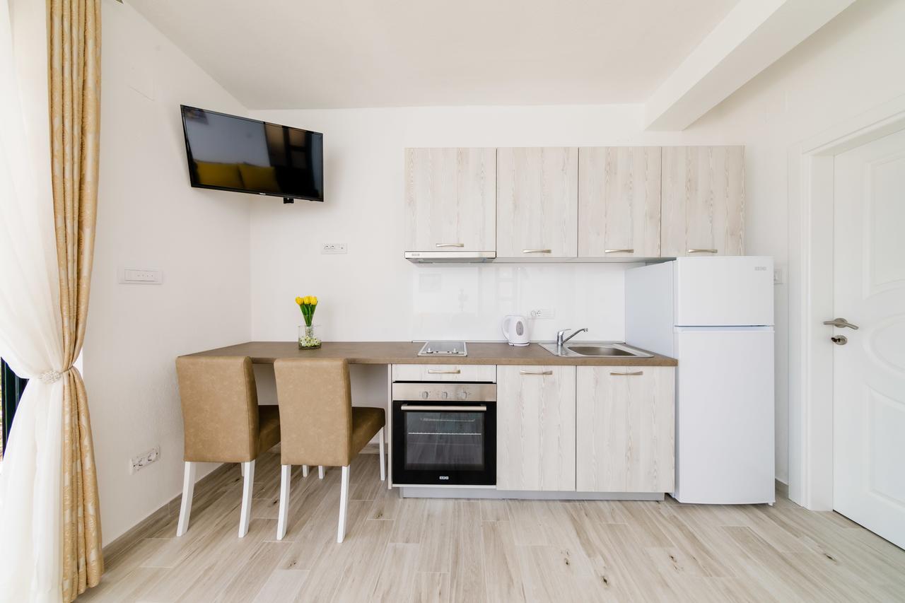 Apartmani Mia Tivat Dış mekan fotoğraf
