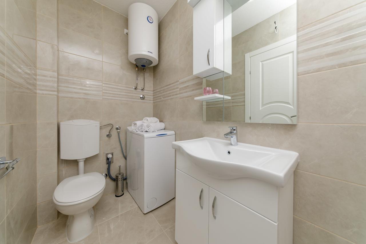 Apartmani Mia Tivat Dış mekan fotoğraf